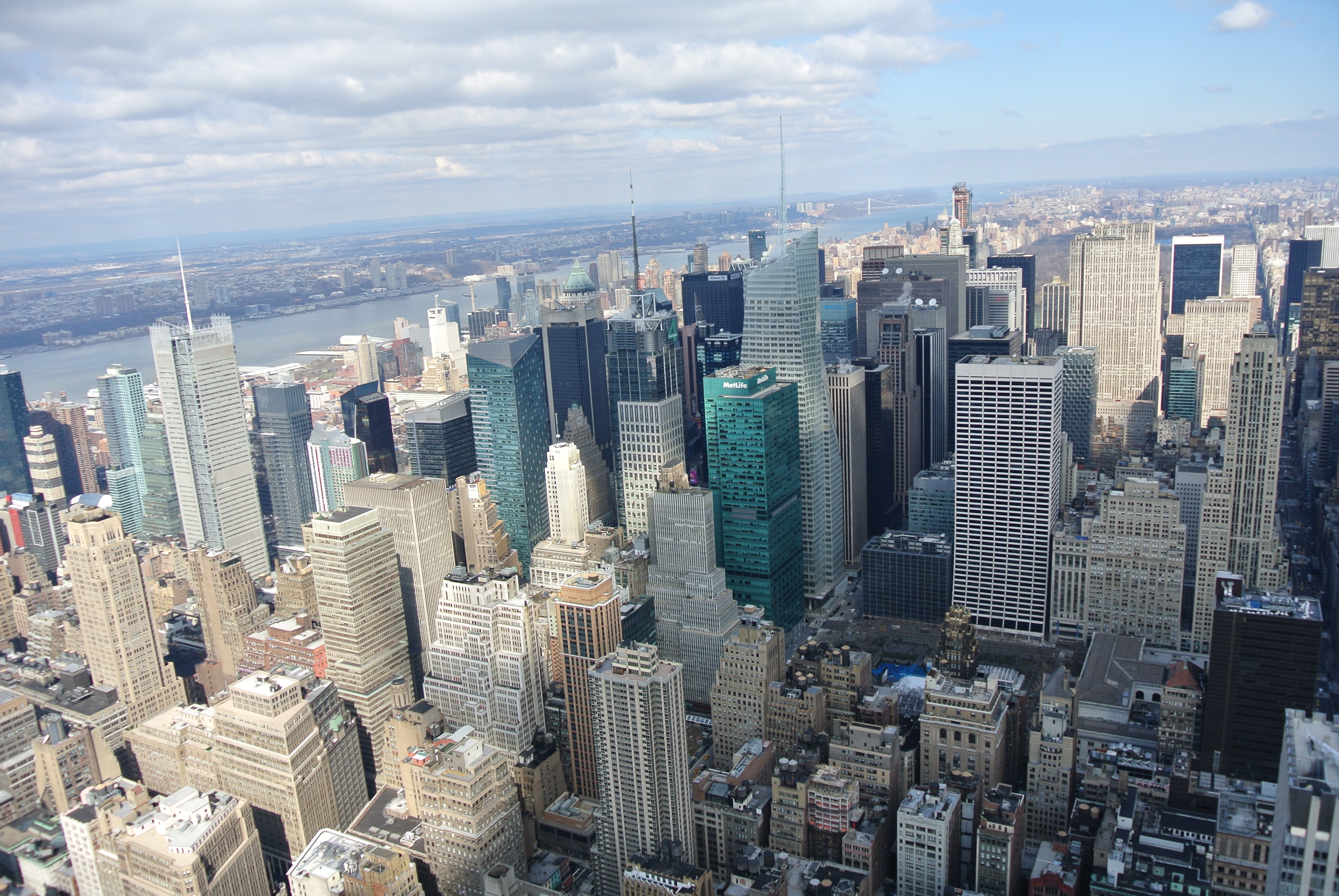 US real estate still grim