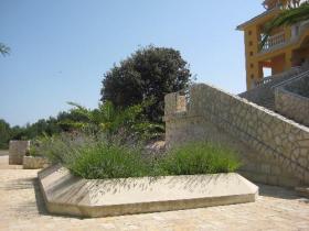 Villa with 12 apartments 60 m from beach