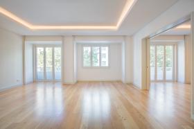 Lisbon Luxury Apartment central business district