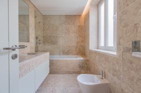 Lisbon Luxury Apartment central business district