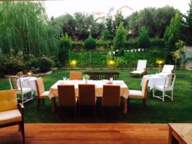 Luxury villa mountain view and private garden