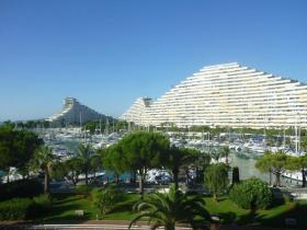 Modern style 4-room apartment with panoramic sea and harbor views