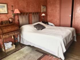 Apartment with large balcony - panoramic sea view