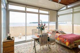 Big house with gardens in 1st line with sea view in Leucate Plage