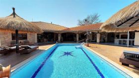 Casa Romi - Luxe Property in Paraguay