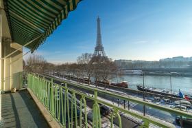Eiffel Tower and Seine view beautiful apartment