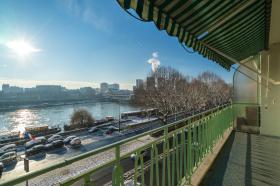 Eiffel Tower and Seine view beautiful apartment