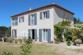 For sale magnificent house in immaculate condition with swimming pool