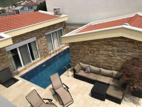 For sale villa 209 m2 with a sea view in Montenegro, Dobra Voda