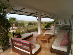 Contemporary villa 5 bedrooms