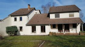 Quality designer house for sale halfway between Paris and Strasbourg 