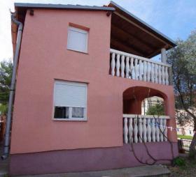 Villa consists 2 apartments on the Island of Pasman