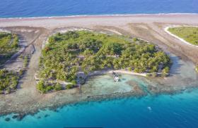 Private island with family home Tuamotu Islands