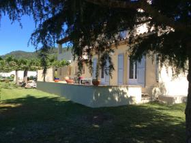 Beautiful villa with pool of 160 m2 and 7 rooms