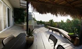 Luxury property with ocean views at an attractive price