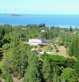 Luxury villa with panoramic lagoon and mountain views