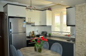 Urgently furnished apartment for sale in Antalya in Lara