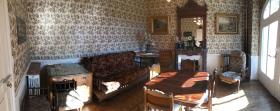 Bourgeois house with building land and 118 m2 of outbuildings