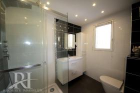For sale 6 room villa with sea view in Saint Raphaël