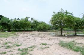 Land for sale with house ideal for real estate project