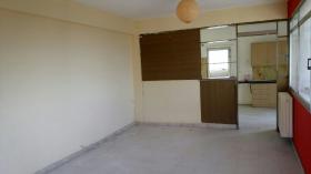 Sale apartment to renovate 35 km from the center of Athens and 2.5 km from the beach