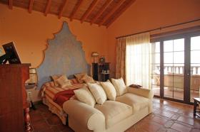 Villa El Galeon - bright and furnished mansion