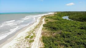 Development land 150 ha has 2 km of beachfront - all licenses