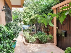 Small functional villa and close to all amenities