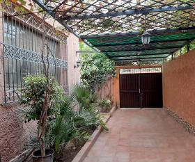 Small functional villa and close to all amenities